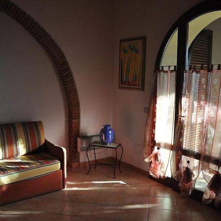 Ferienwohnung Monolocale Con Piscina S.Martino Riparbella Exterior foto