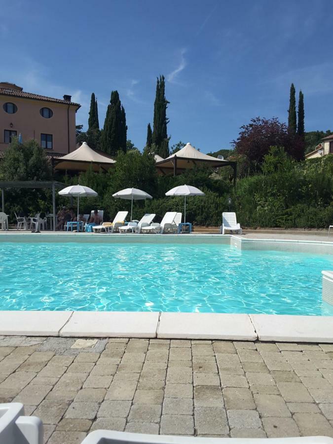 Ferienwohnung Monolocale Con Piscina S.Martino Riparbella Exterior foto